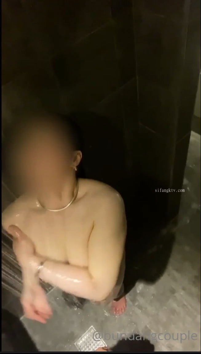 汤不热流出香港圣玛丽医院急救中心护士阿蔚与男友流出骚逼淫荡对白